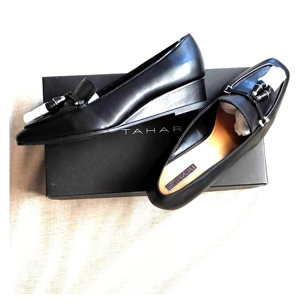 Tahari new black leather wedge tassel loafers sz 8